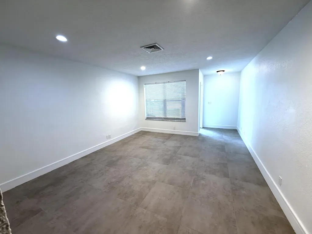 4019 Woodside Drive Coral Springs FL 33065