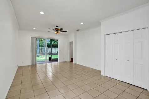 3717 Pebblebrook Manor Coconut Creek FL 33073