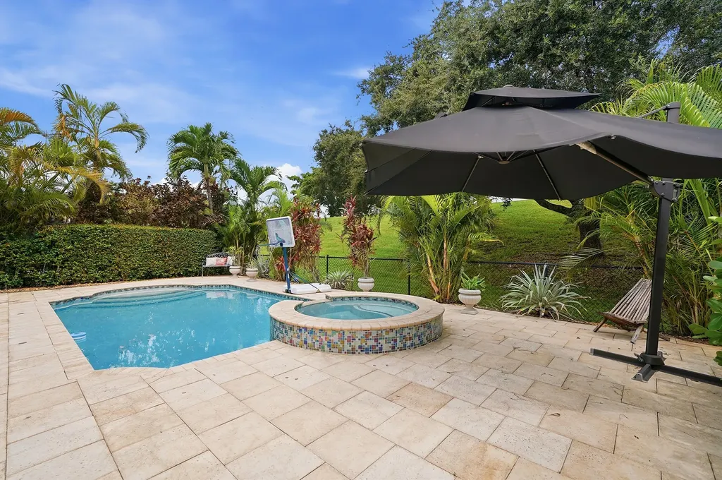 12209 NW 57th Street Coral Springs FL 33076