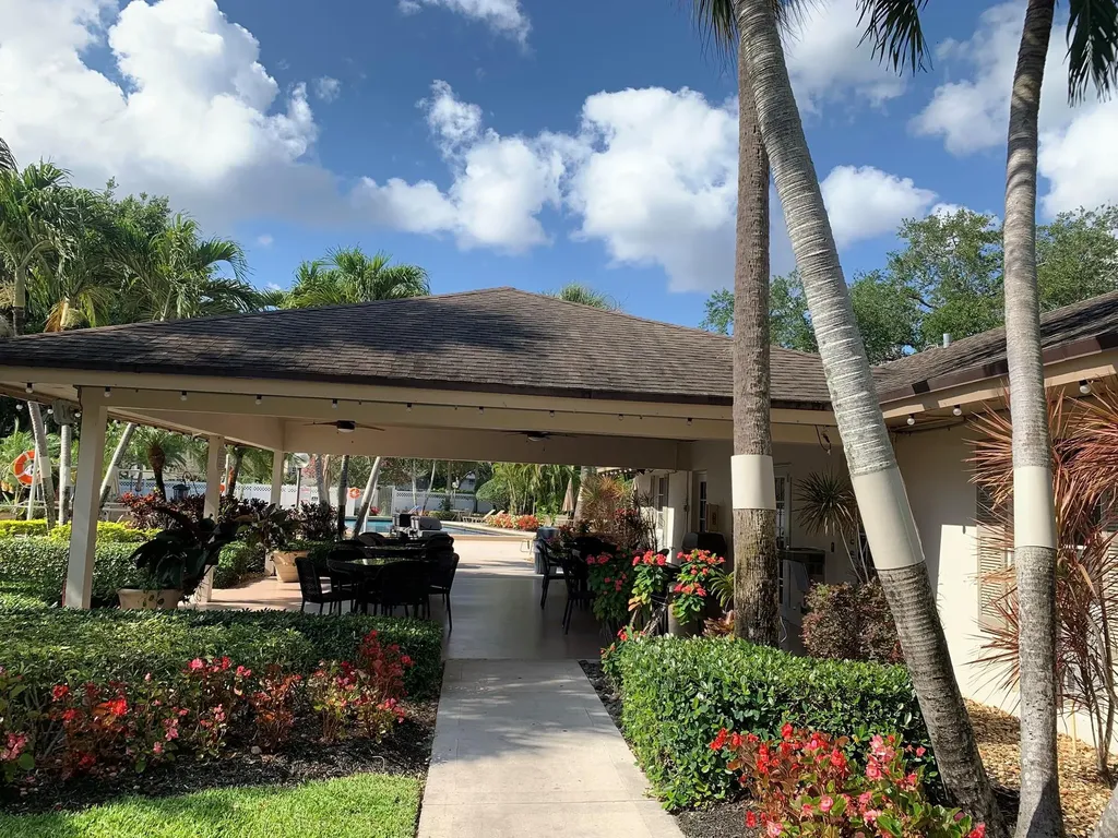 3499 Oaks Way Pompano Beach FL 33069