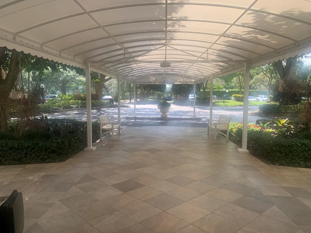 3499 Oaks Way Pompano Beach FL 33069
