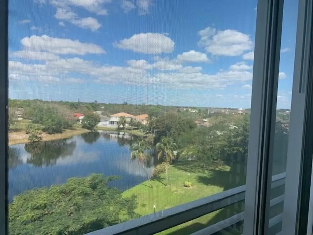 3499 Oaks Way Pompano Beach FL 33069