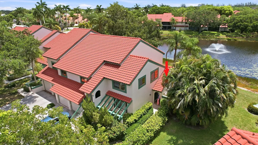 22 Lexington Lane W Palm Beach Gardens FL 33418