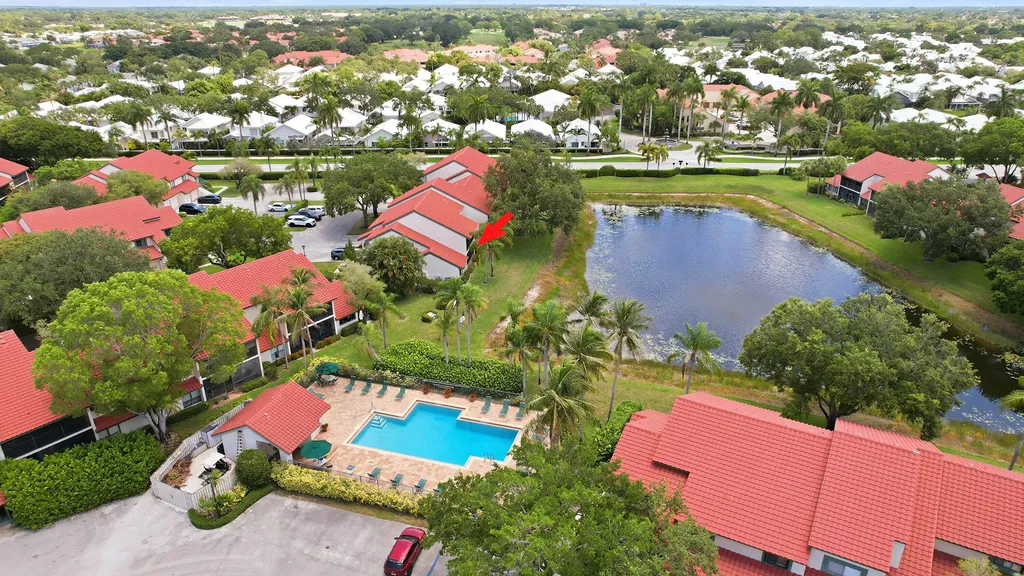 22 Lexington Lane W Palm Beach Gardens FL 33418