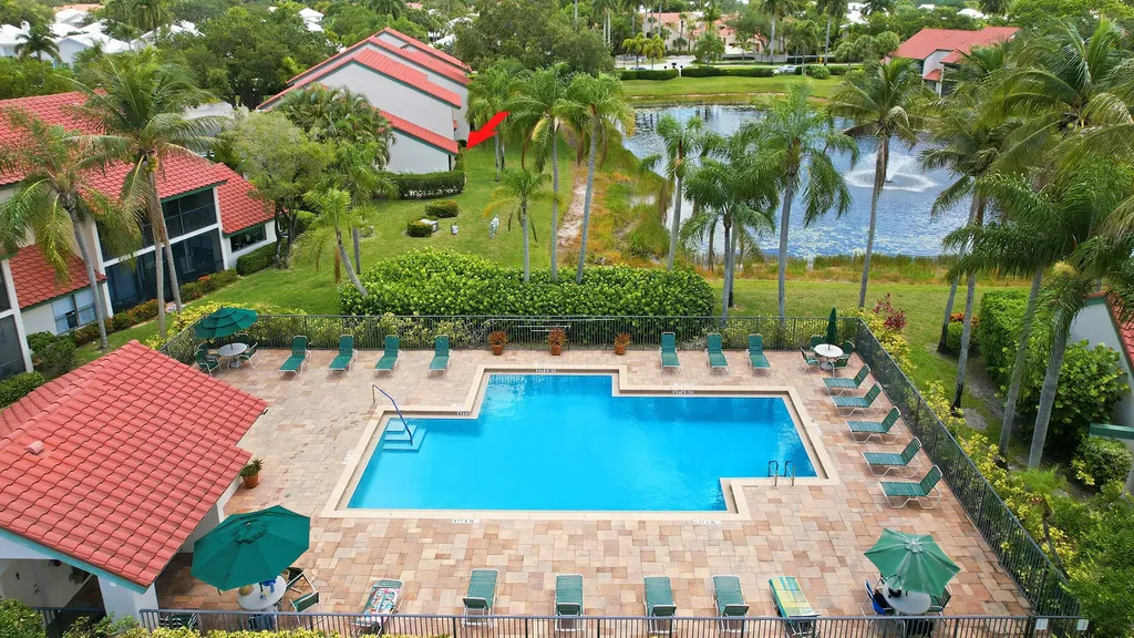 22 Lexington Lane W Palm Beach Gardens FL 33418