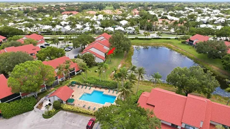 22 Lexington Lane W Palm Beach Gardens FL 33418