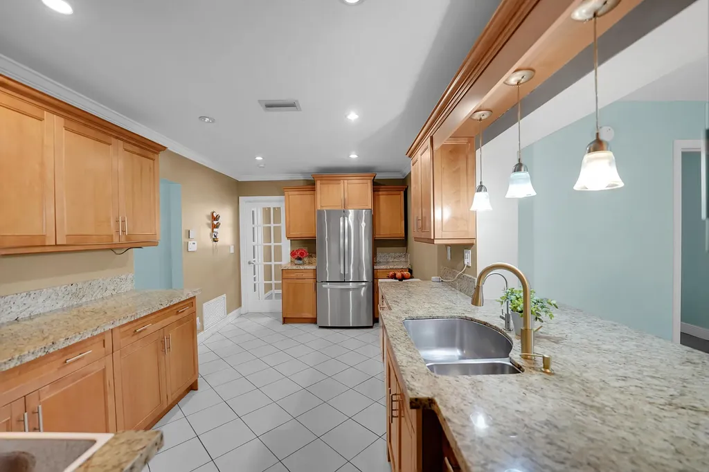 4400 NW 44th Terrace Tamarac FL 33319