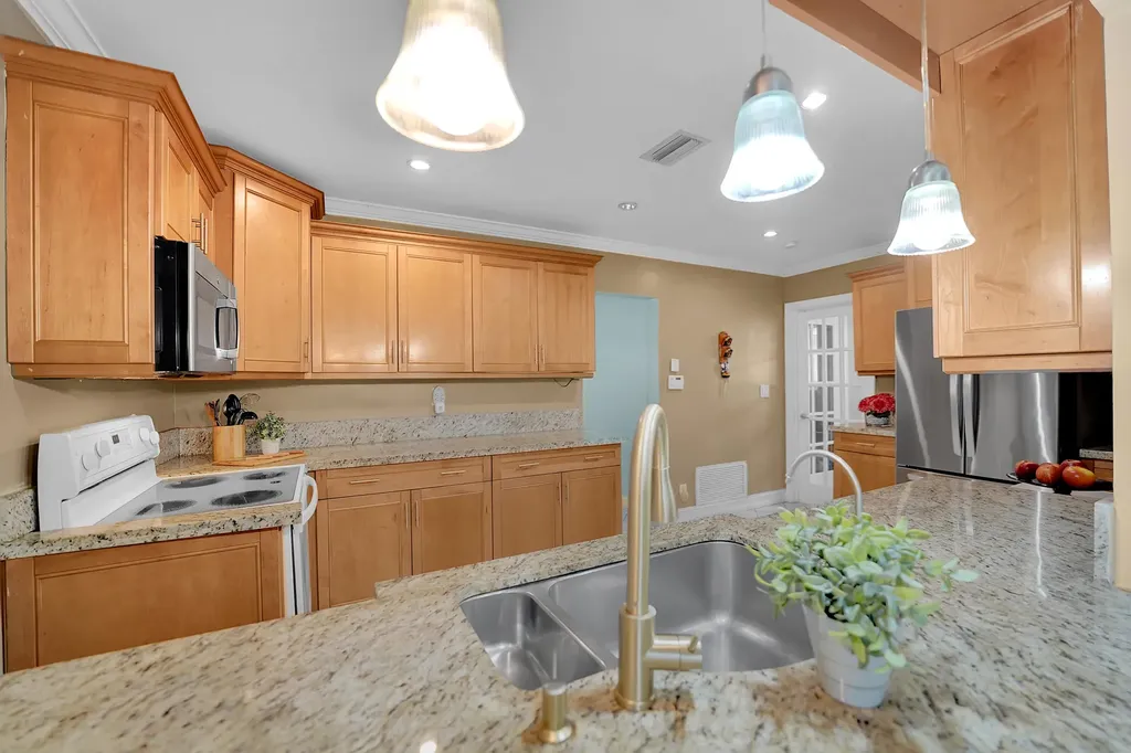 4400 NW 44th Terrace Tamarac FL 33319