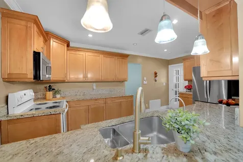4400 NW 44th Terrace Tamarac FL 33319