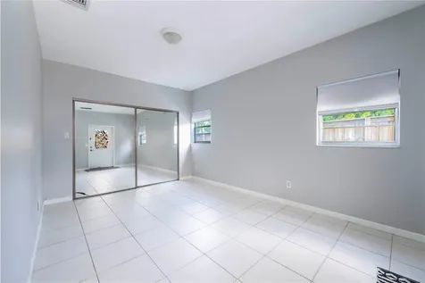 121 NW 36th Street Oakland Park FL 33309