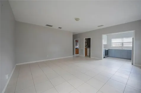 121 NW 36th Street Oakland Park FL 33309
