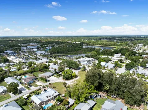 1183 SW 31st Street Palm City FL 34990
