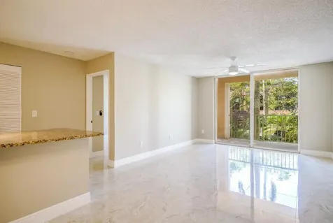 140 Yacht Club Way Hypoluxo FL 33462