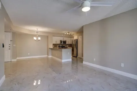 140 Yacht Club Way Hypoluxo FL 33462
