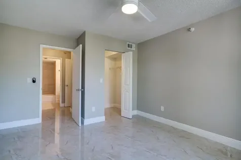 140 Yacht Club Way Hypoluxo FL 33462