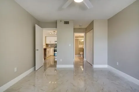 140 Yacht Club Way Hypoluxo FL 33462