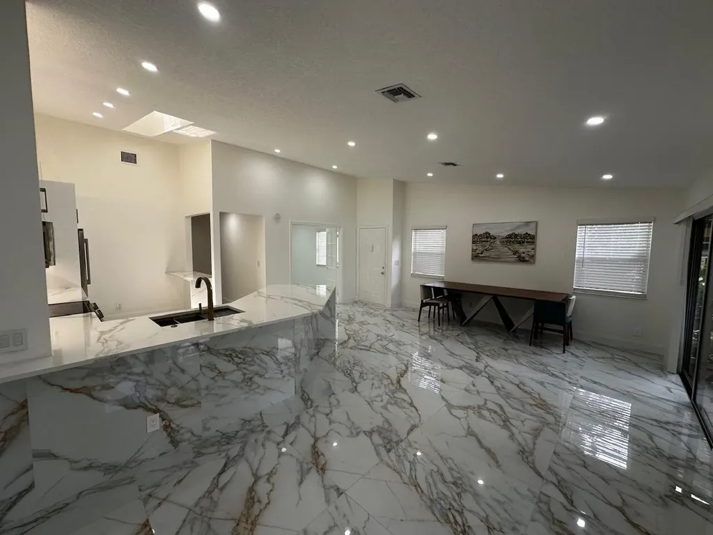 2173 Discovery Circle W Deerfield Beach FL 33442