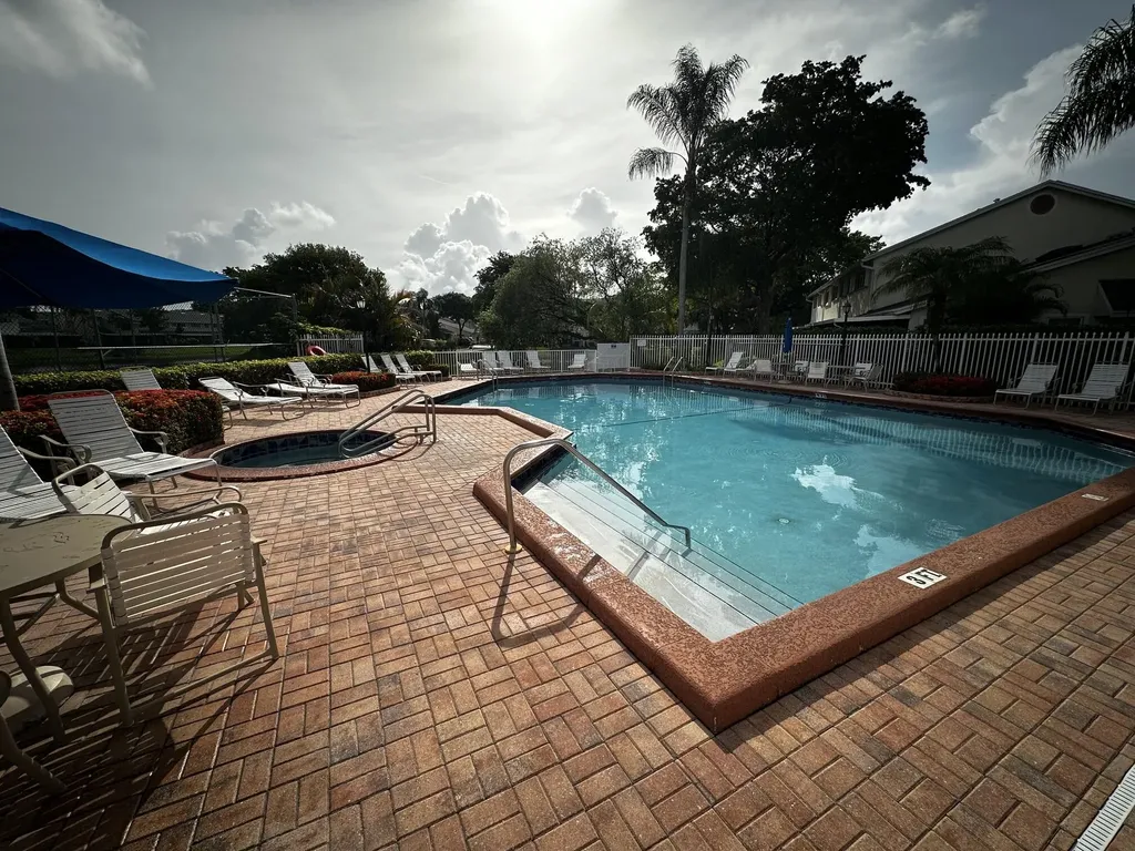 2173 Discovery Circle W Deerfield Beach FL 33442
