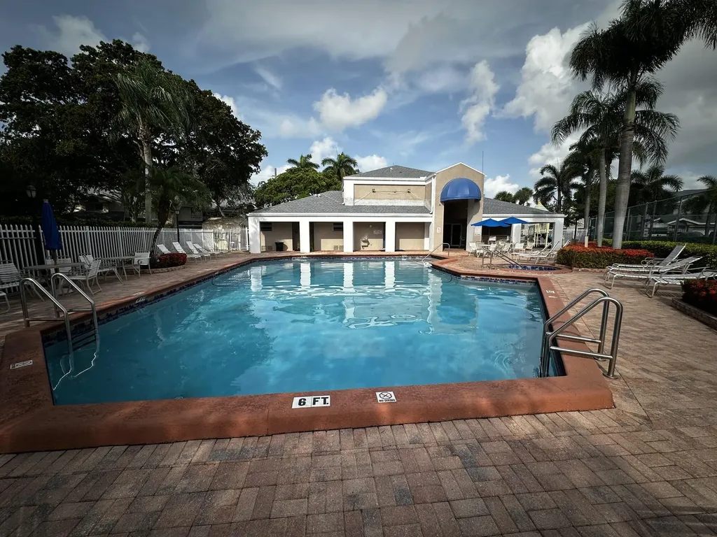 2173 Discovery Circle W Deerfield Beach FL 33442