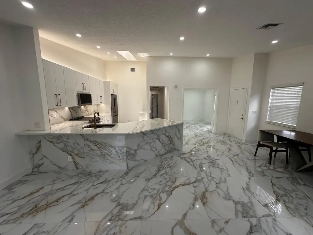 2173 Discovery Circle W Deerfield Beach FL 33442