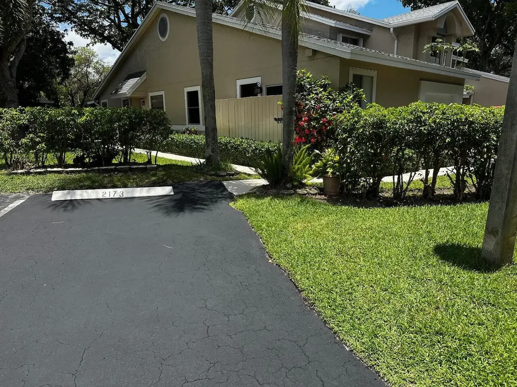 2173 Discovery Circle W Deerfield Beach FL 33442