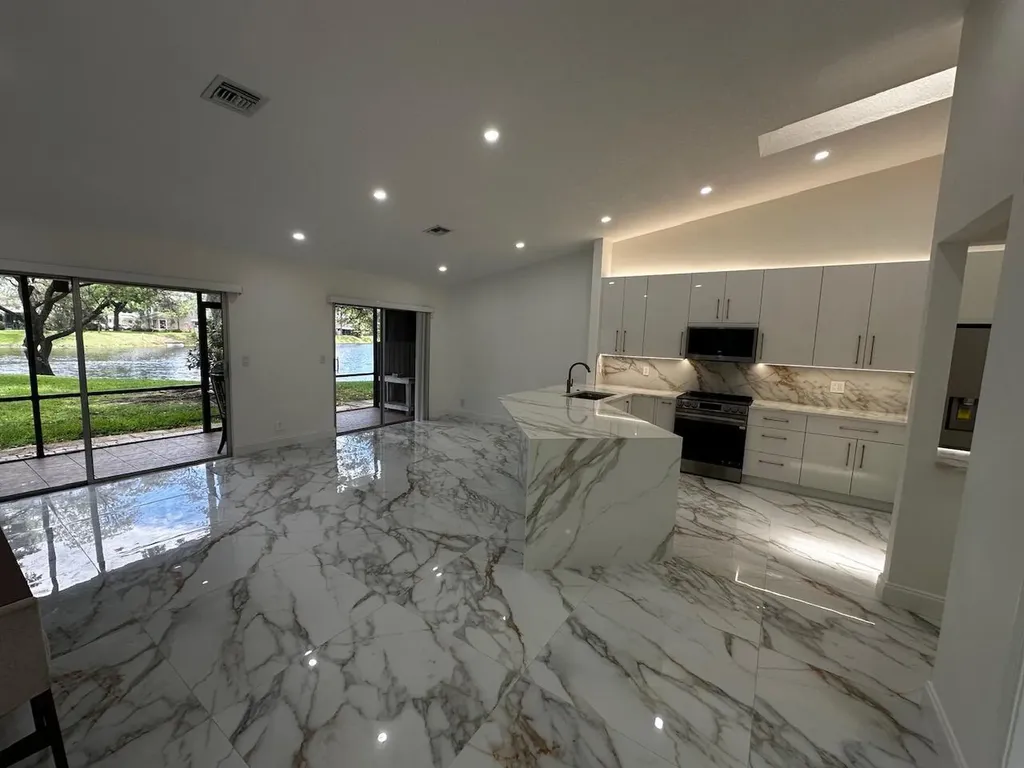 2173 Discovery Circle W Deerfield Beach FL 33442