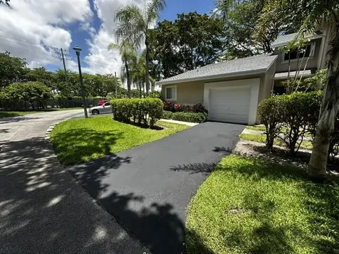2173 Discovery Circle W Deerfield Beach FL 33442