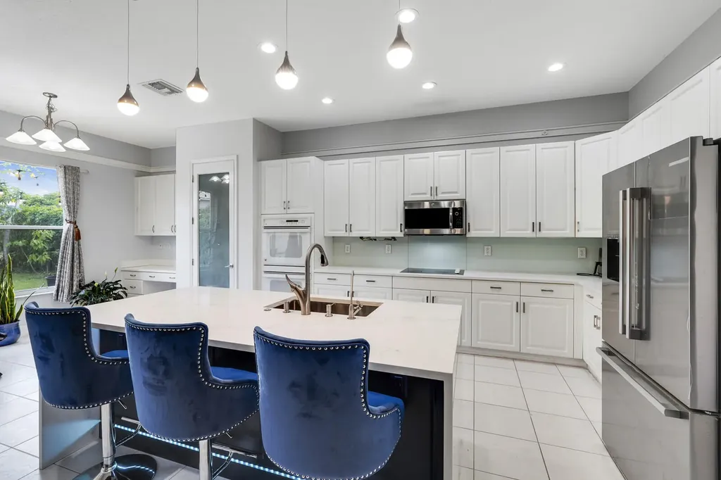 19084 Skyridge Circle Boca Raton FL 33498