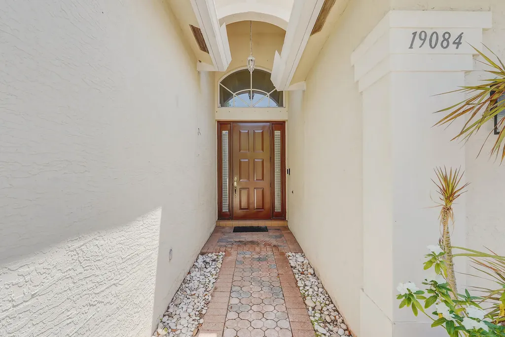 19084 Skyridge Circle Boca Raton FL 33498