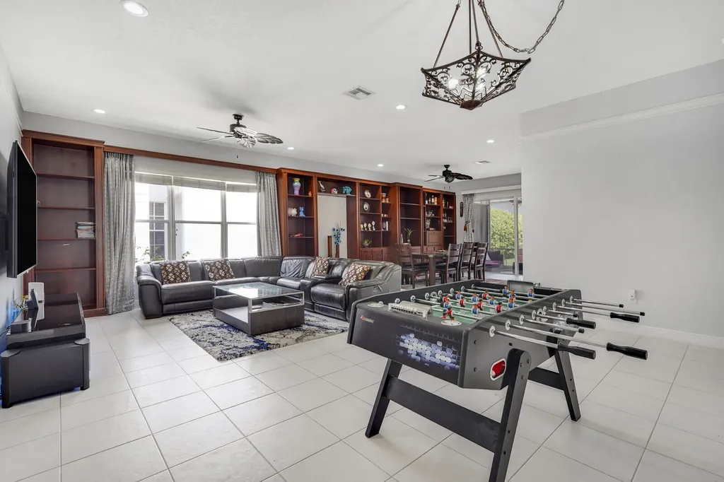 19084 Skyridge Circle Boca Raton FL 33498