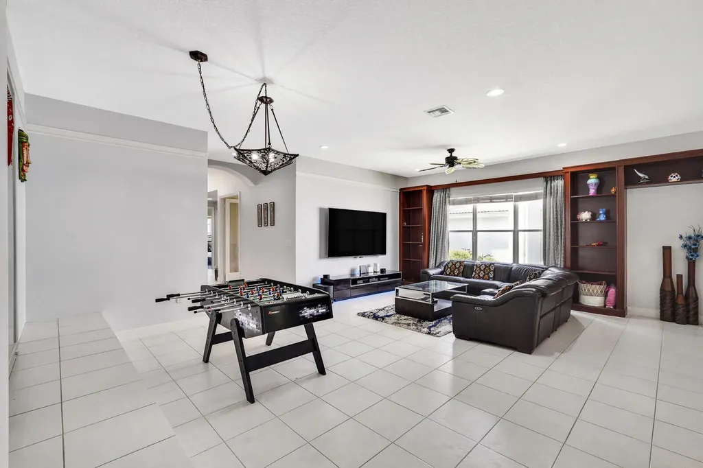 19084 Skyridge Circle Boca Raton FL 33498