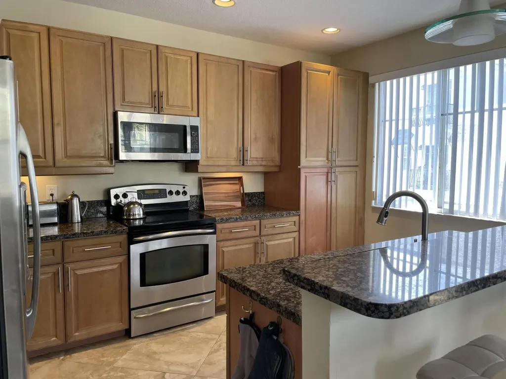 552 NW 39th Circle N Boca Raton FL 33431