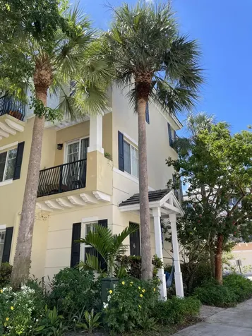 552 NW 39th Circle N Boca Raton FL 33431