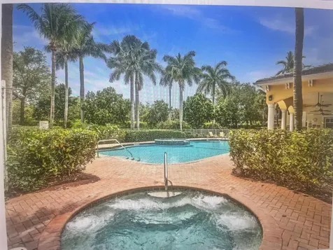 552 NW 39th Circle N Boca Raton FL 33431