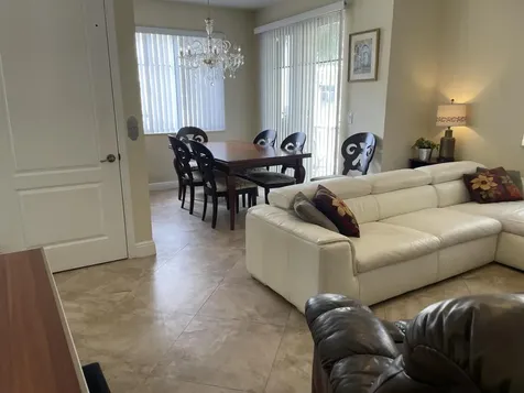 552 NW 39th Circle N Boca Raton FL 33431