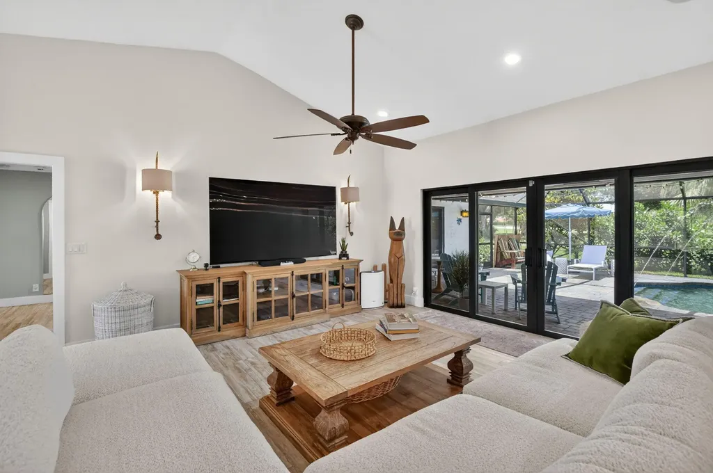 10221 Harbourtown Court Boca Raton FL 33498