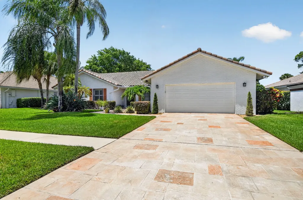 10221 Harbourtown Court Boca Raton FL 33498
