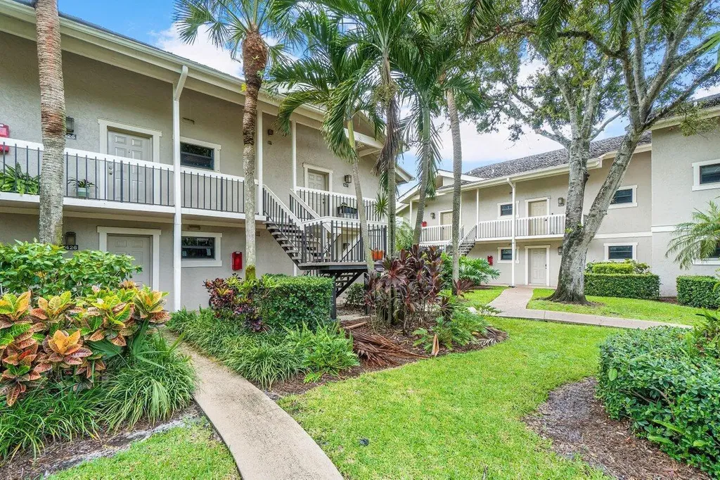 11863 Wimbledon Circle Wellington FL 33414