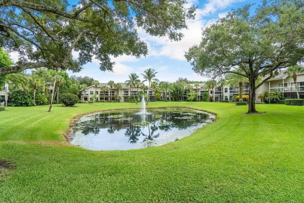 11863 Wimbledon Circle Wellington FL 33414