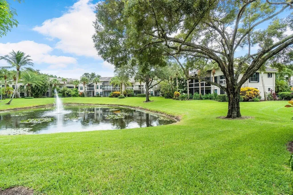 11863 Wimbledon Circle Wellington FL 33414