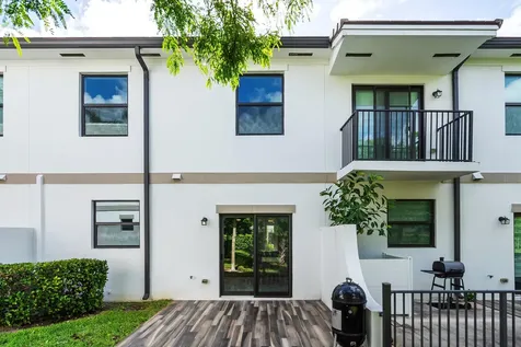 4455 E Aqua Bella Lane Dania Beach FL 33312