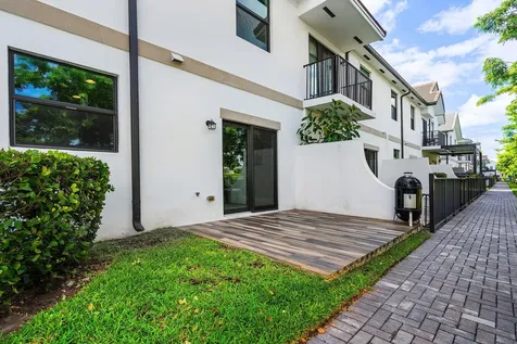 4455 E Aqua Bella Lane Dania Beach FL 33312