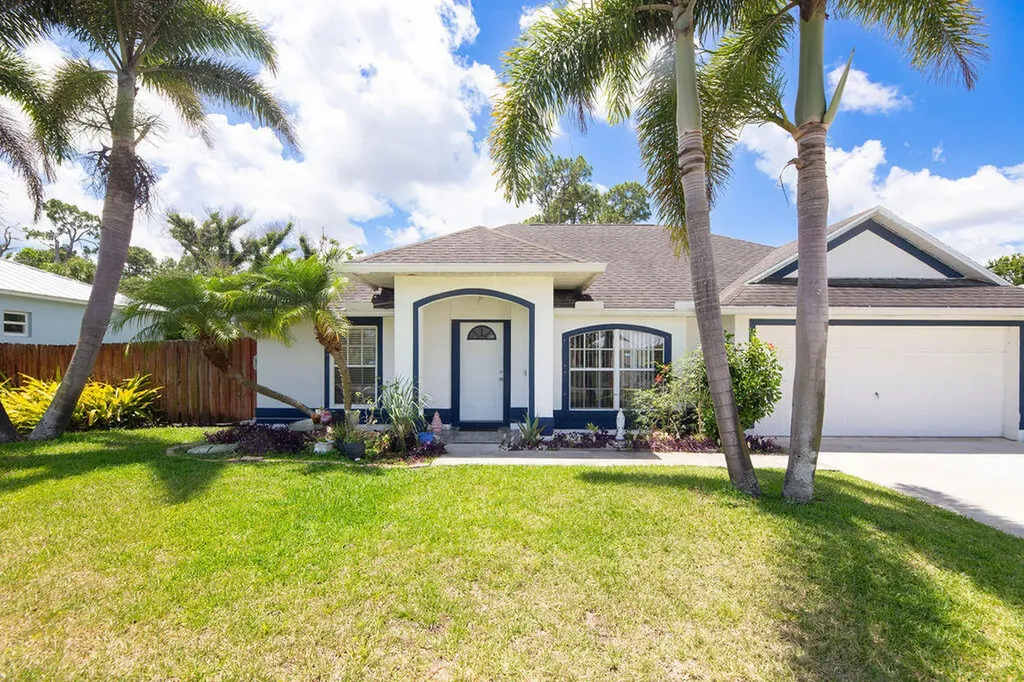 1634 SW Duclair Avenue Port St Lucie FL 34953