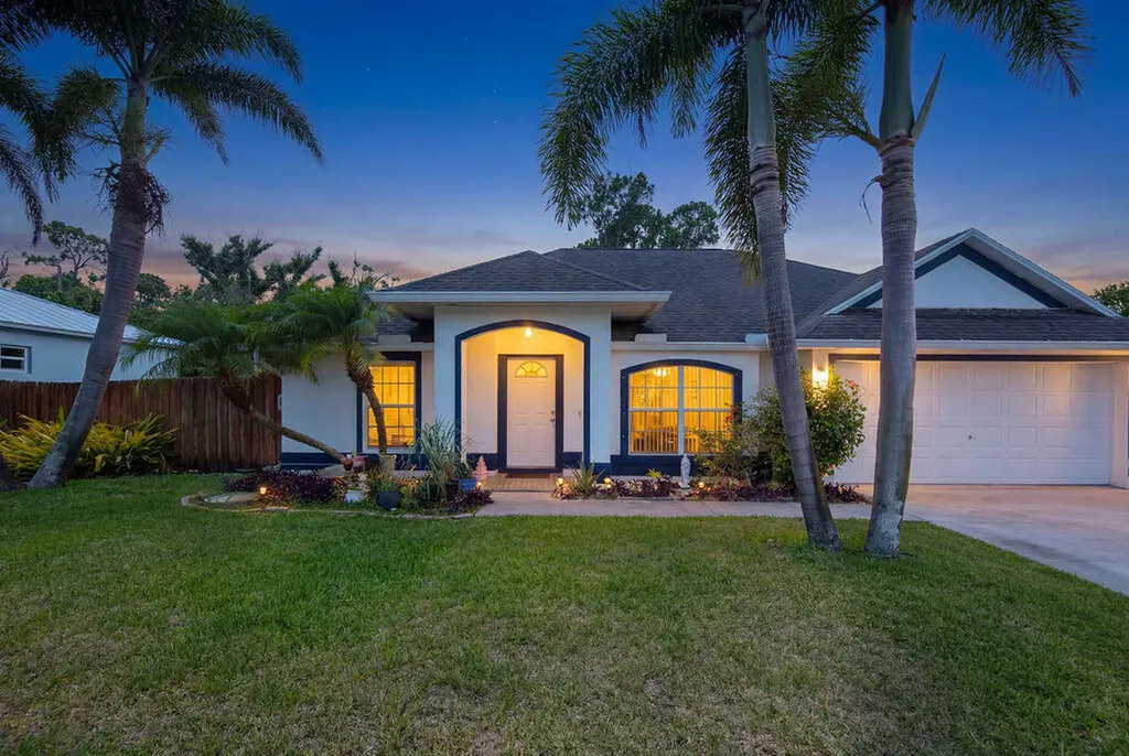 1634 SW Duclair Avenue Port St Lucie FL 34953