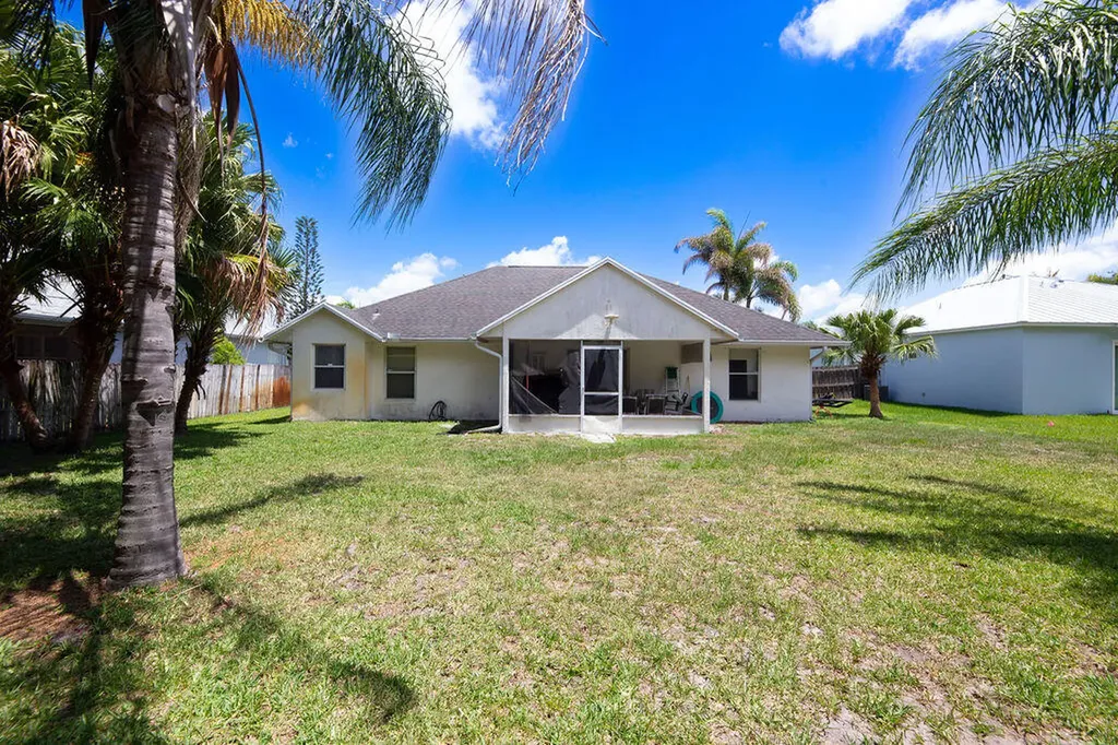 1634 SW Duclair Avenue Port St Lucie FL 34953