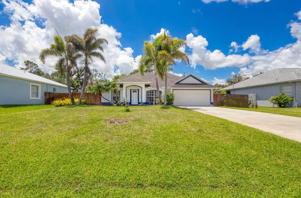 1634 SW Duclair Avenue Port St Lucie FL 34953