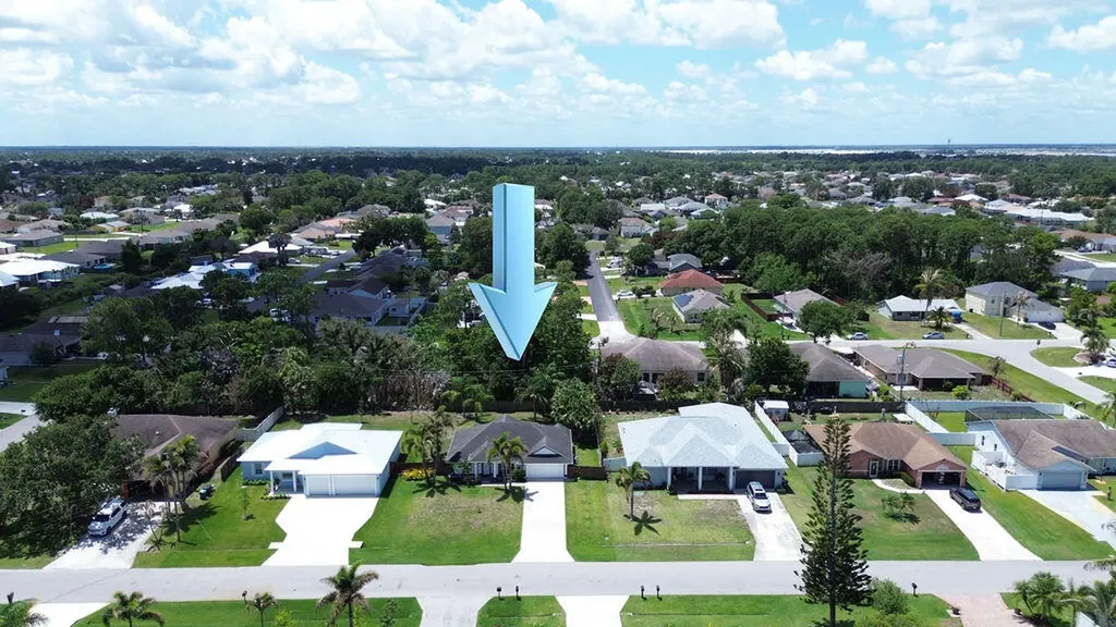 1634 SW Duclair Avenue Port St Lucie FL 34953