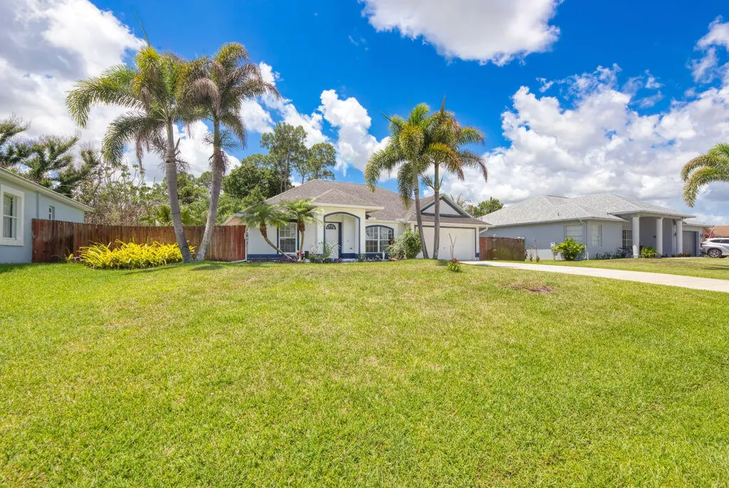 1634 SW Duclair Avenue Port St Lucie FL 34953