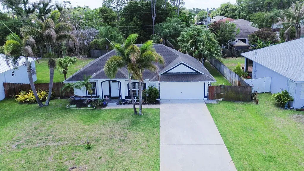 1634 SW Duclair Avenue Port St Lucie FL 34953