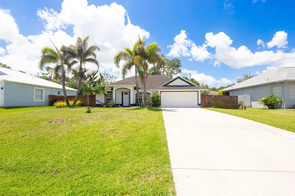 1634 SW Duclair Avenue Port St Lucie FL 34953